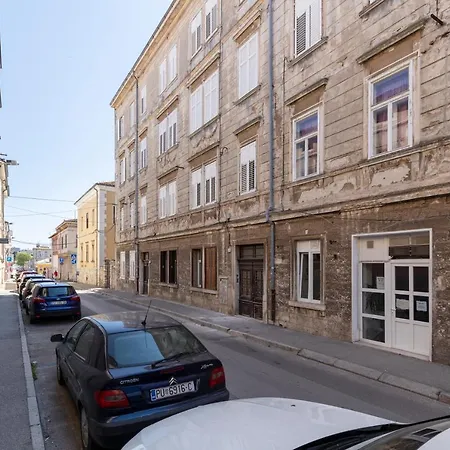 Centar Апартаменты Пула